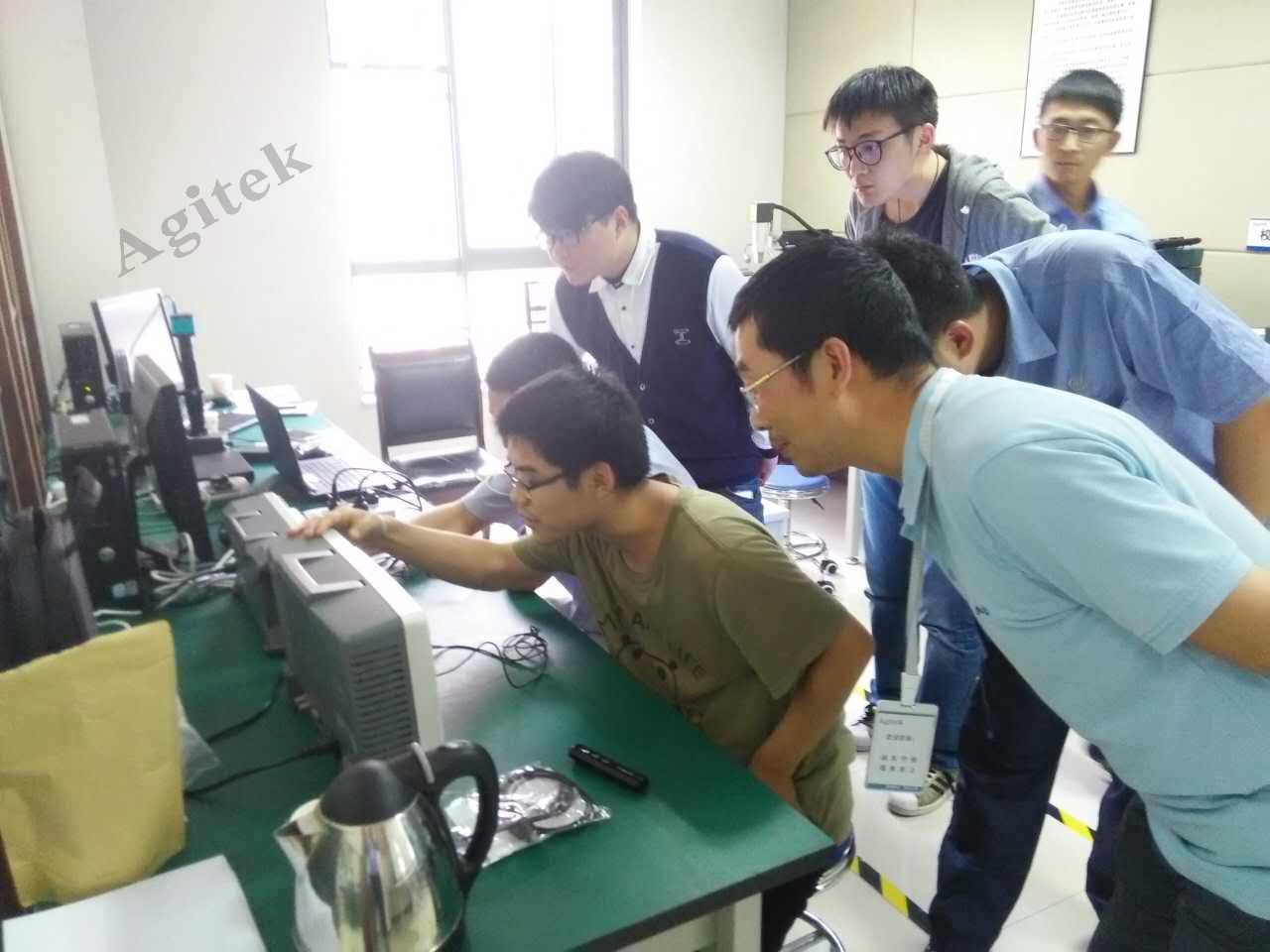 示波器維修操作培訓！本周五深夜福利AV維修歡迎您的到來！