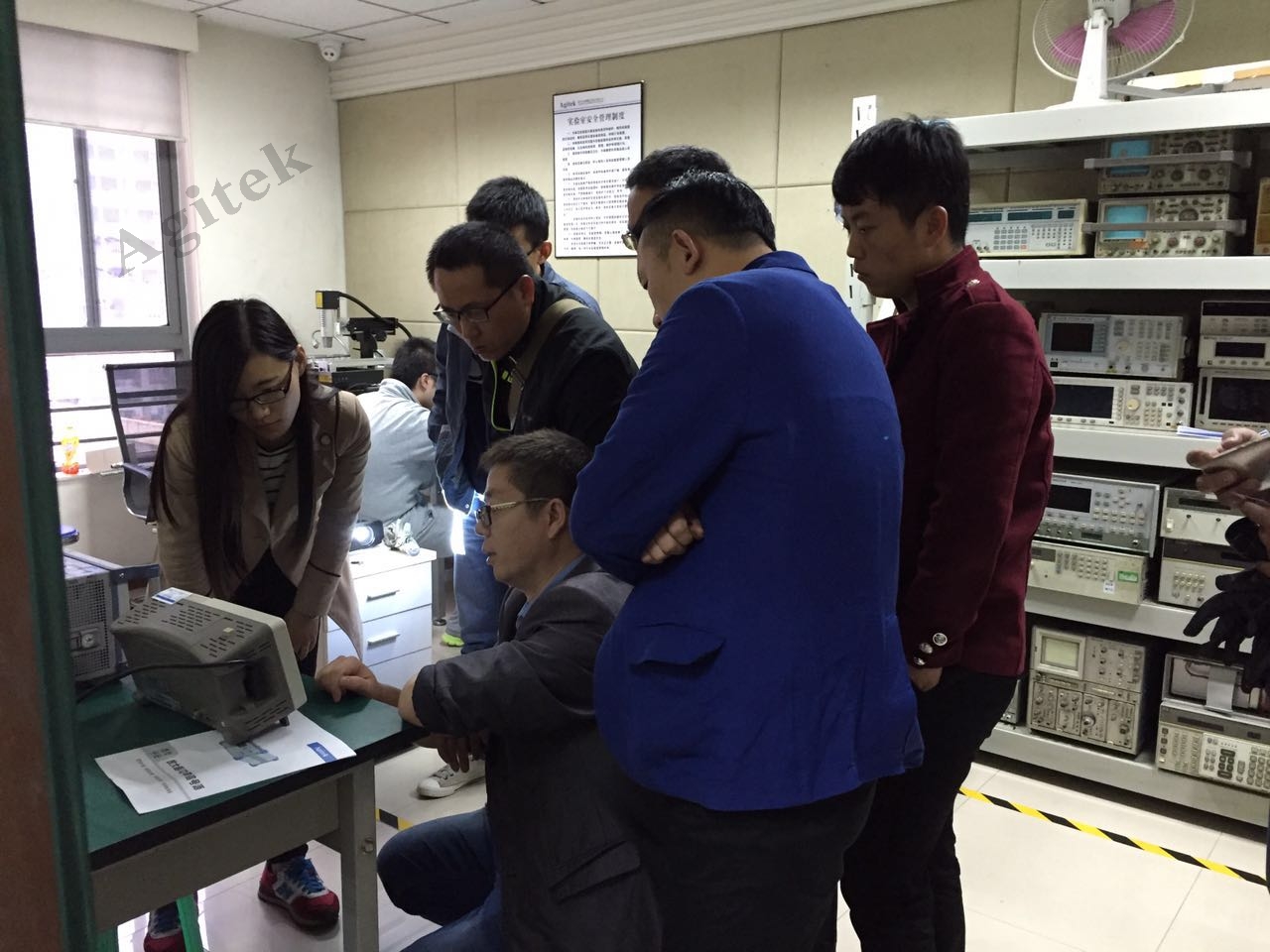示波器維修操作培訓！本周五深夜福利AV維修歡迎您的到來！