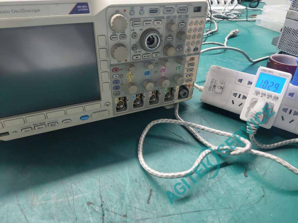Tektronix泰克MDO3024示波器開機過程中黑屏維修案例