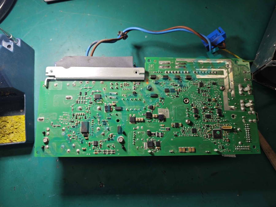 NI PXIE-1085機箱不開機維修案例 NI PXIE-1085機箱不開機維修案例