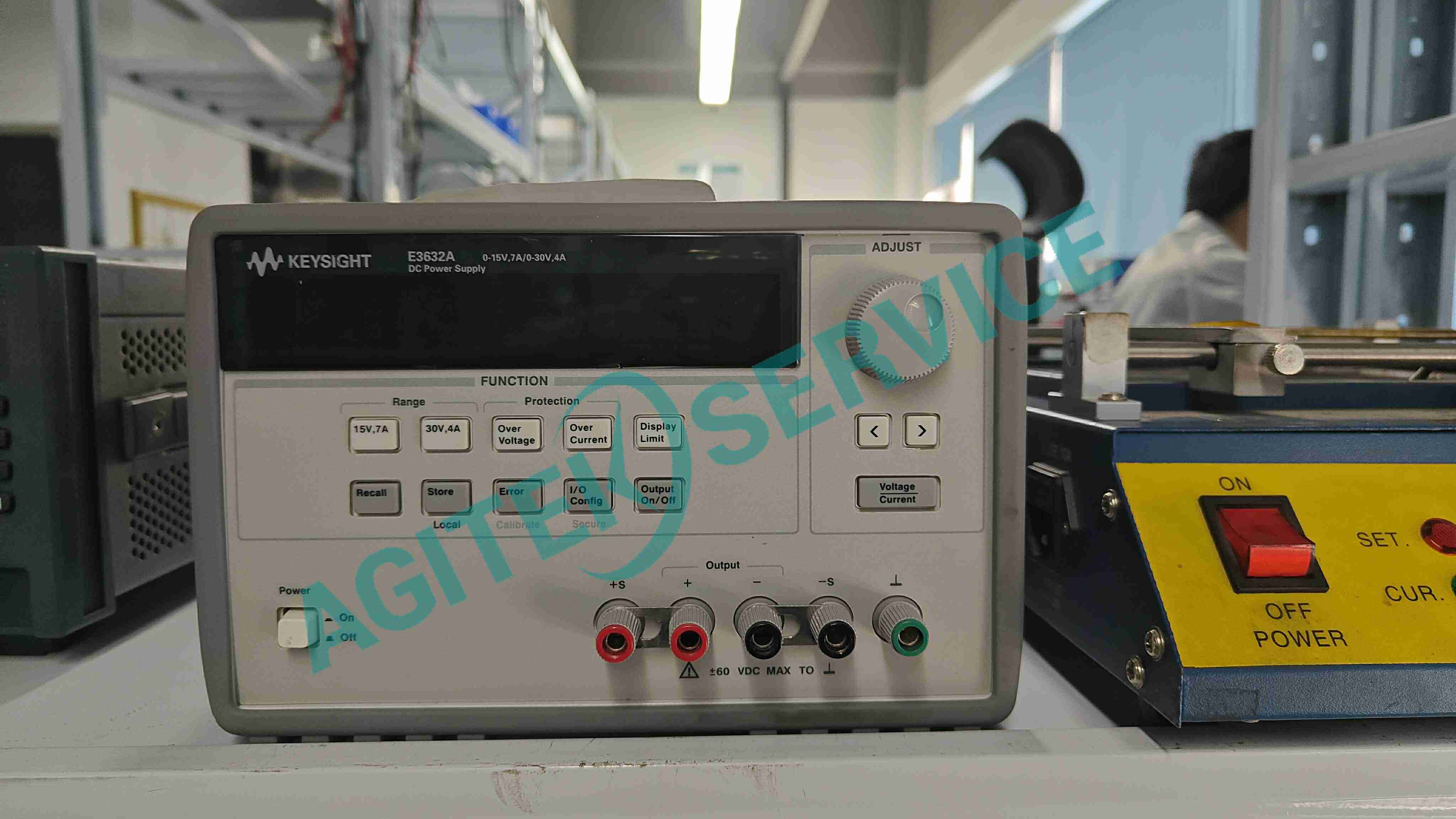 二手是德 E3632A電源.
